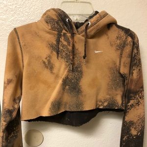 Cropped Nike Hoodie